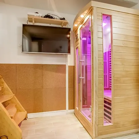 Tiny Duplex With Sauna In The 11 *