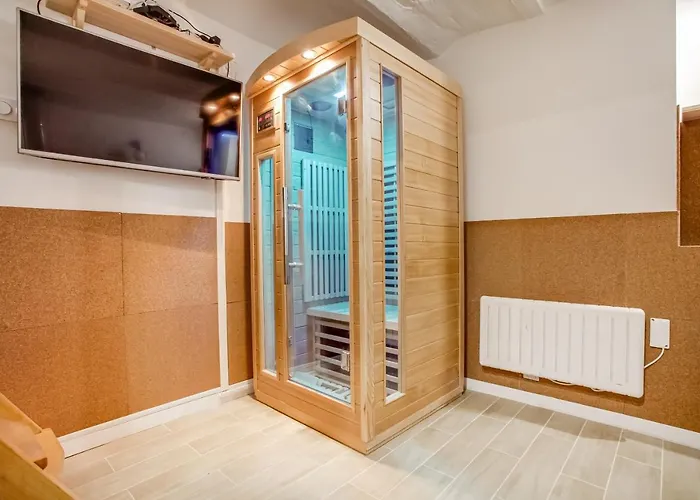 شقة Tiny Duplex With Sauna In The 11 باريس