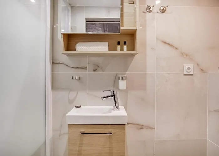 Tiny Duplex With Sauna In The 11 Apartamento